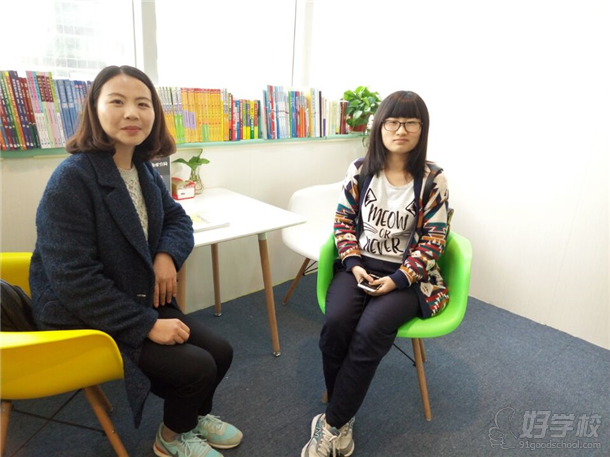 南京新视线教育韩语老师与韩语学员