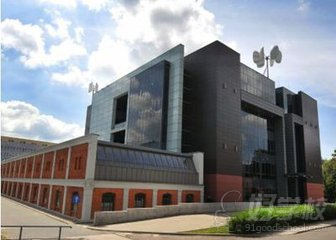波兰大学建筑