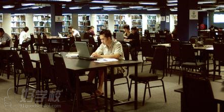 马来西亚林国荣创意科技大学图书馆