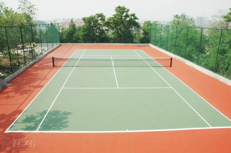 上海佰士达汽修学院网球场