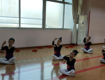 广州少儿中国舞技巧班