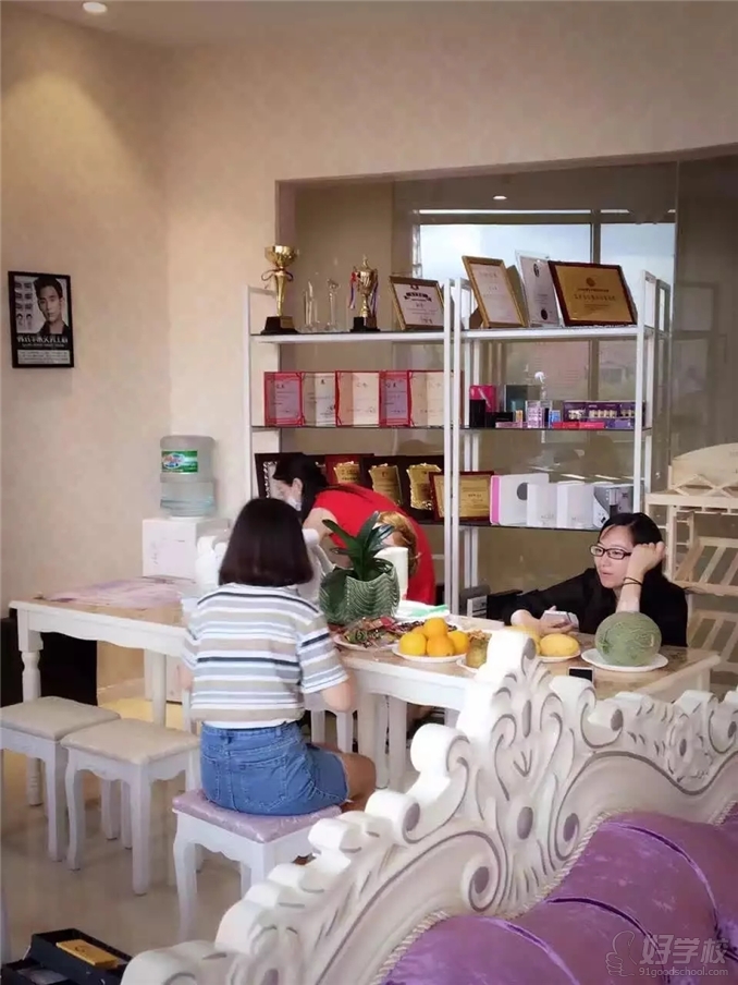 上海尔馨国际纹绣彩妆培训中心学校环境