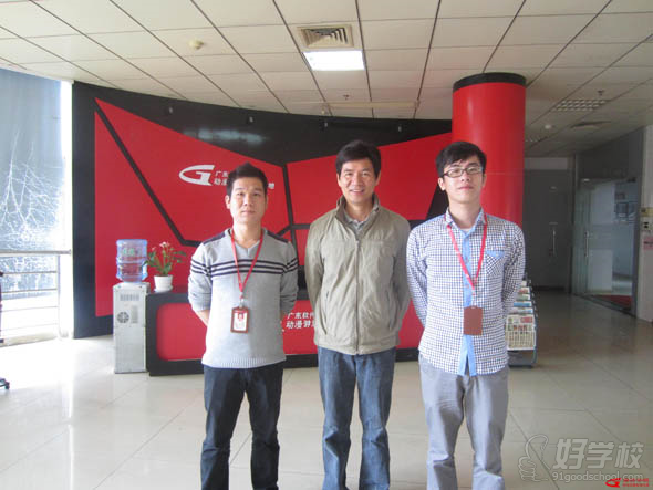 广州漫游计算机科技有限公司负责人与广州大学市政技术学院吴主任合影
