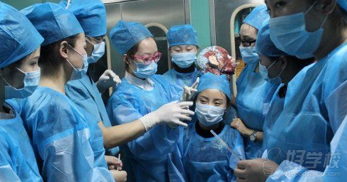 福州韩伊儿微整形培训学校授课现场