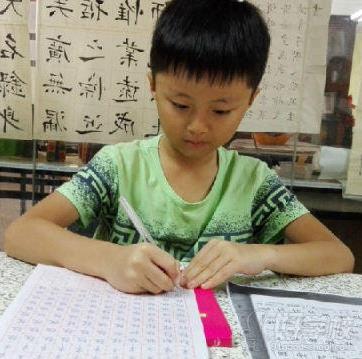 深圳致远国学教育少儿硬笔书法课程教学现场
