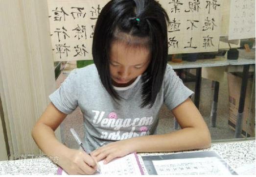 深圳致远国学教育少儿硬笔书法课程教学现场