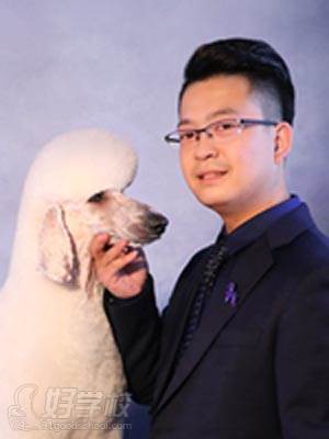 北京宠艺宠物美容师培训中心 王立泉老师