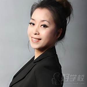 佛山尚美化妆美甲培训学校张晓兰老师