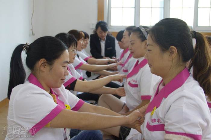 上海荷吉国际母婴培训中心 培训现场
