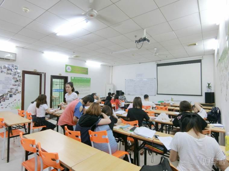 广州祈方语言培训中心学生互动