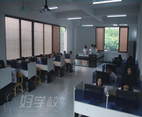 广州南华工贸技工学校教学环境