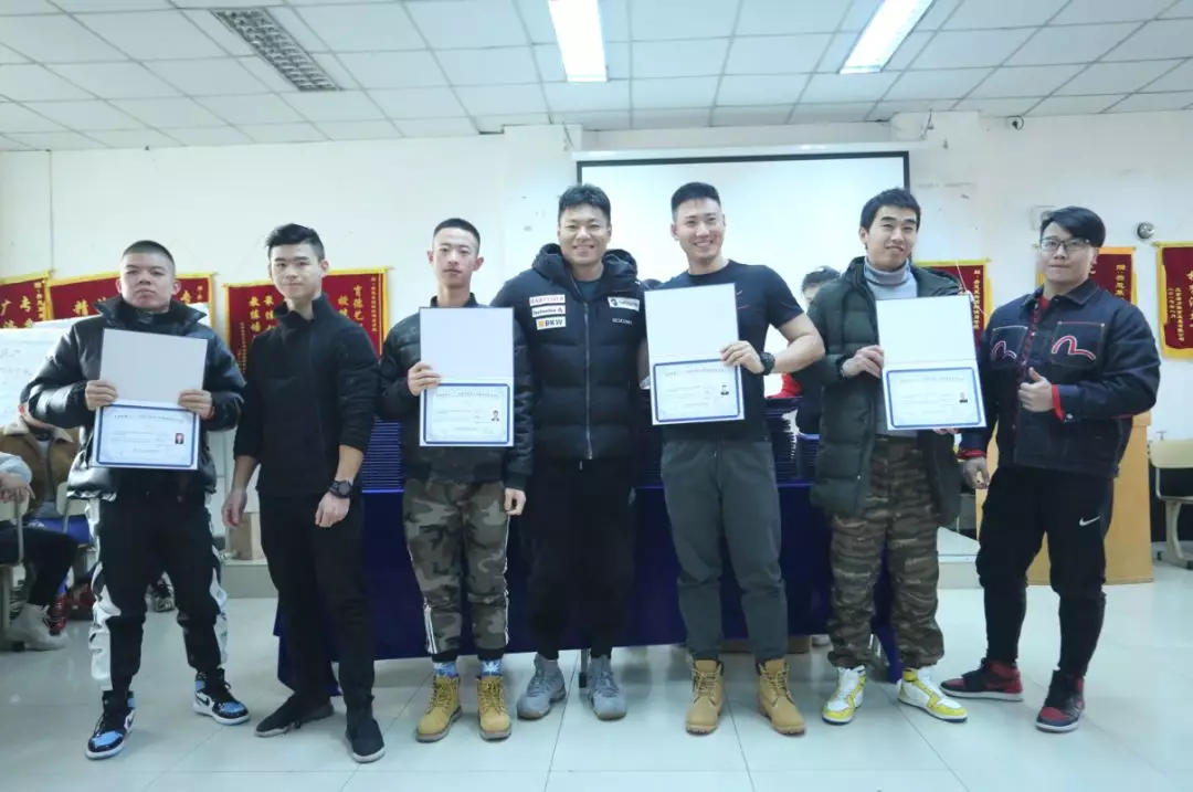 北京费恩莱斯国际健身学院  毕业学员和导师合照