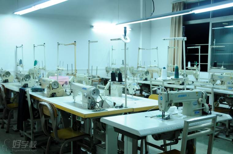 广州大学纺织服装学院缝纫机