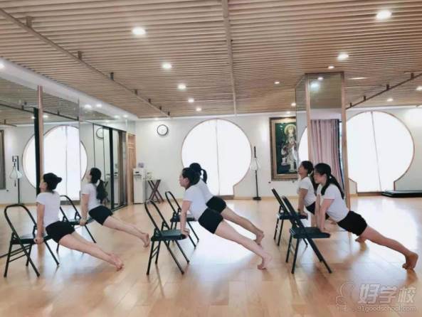 贵阳瑜伽协会教练培训中心 学员风采 贵阳瑜伽协会教练培训中心 学员风采