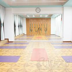 深圳芊瑜伽培训学校教室环境