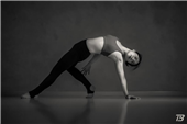 锻炼腰部的瑜伽体式都有哪些？练习瑜伽怎么锻炼腰部力量？