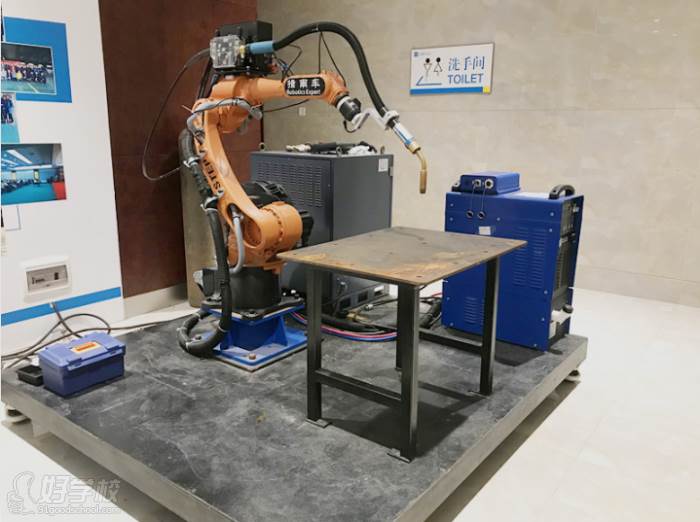 杭州指南车机器人培训学院  专业教学设备