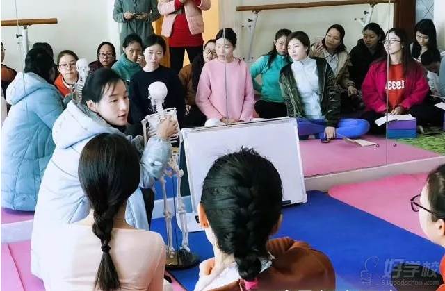 廣州瑜曼伊人瑜伽培訓中心  教學現場