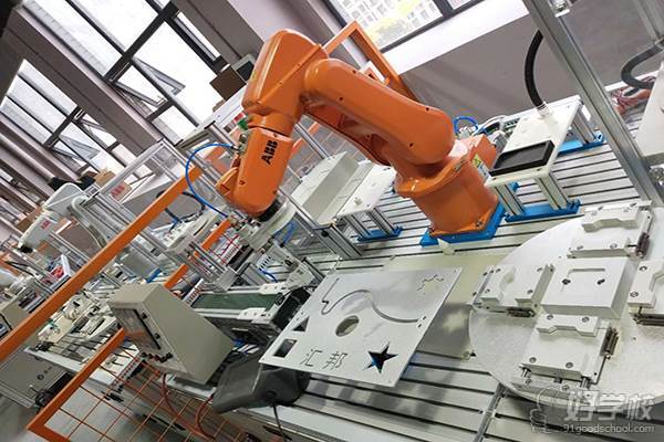 惠州工业机器人培训收费_(惠州工业机器人培训收费标准)
