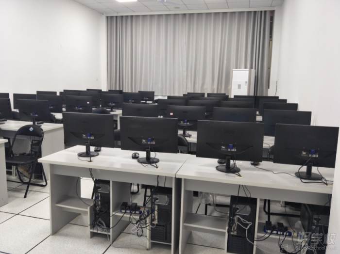 长沙英蓝中等职业学校  计算机网络应用专业