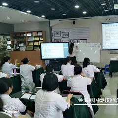 深圳专业甲油胶美甲弟子班
