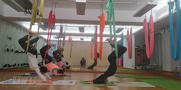 杭州未己瑜伽学院  练习风采