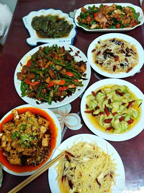 徐州艾老爷小吃西点培训中心 厨师培训各式成品菜式