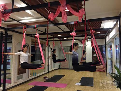 深圳领航舞蹈瑜伽培训学院 瑜伽教学练习