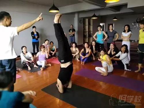湖南EightWei创意运动瑜伽 教学过程