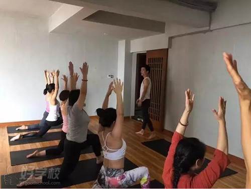 湖南EightWei创意运动瑜伽培训中心  瑜伽课程学员