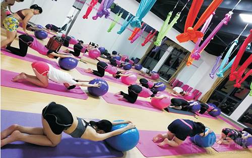 深圳深梵国际瑜伽教练培训学校  课程教学