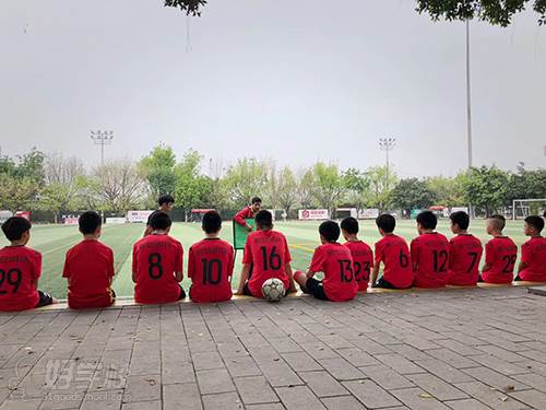 广州新安明珠足球俱乐部  现场教学指导
