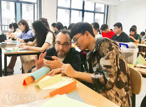 上海莱佛士国际设计学院  教学互动