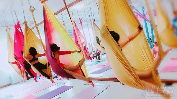 北京VFIY空中瑜伽培训学院