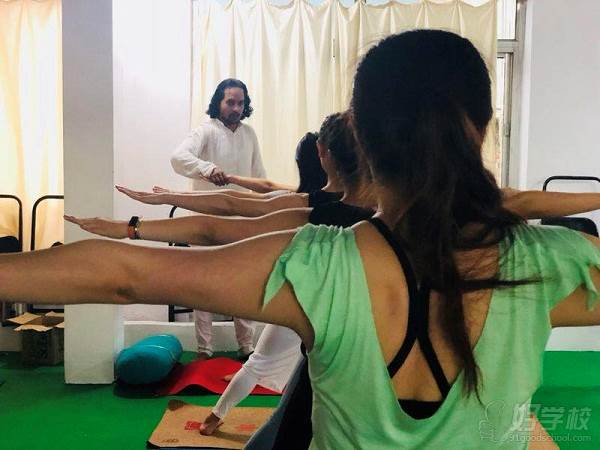 佛山阿南达印度瑜伽学院 上课情景