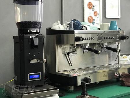 苏州阿尔法咖啡烘焙学院  现场环境设备