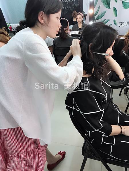 广州Sarita美妆培训机构  操作教学练习现场