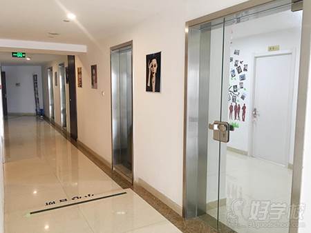 杭州金尚化妆培训学校  走廊环境