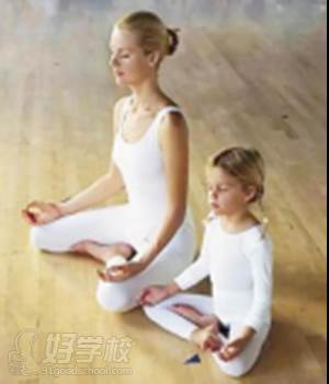 佛山伽人学苑瑜伽教育 亲子瑜伽课程