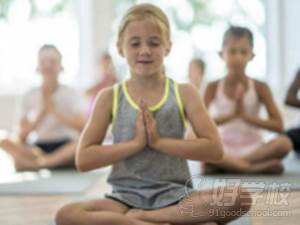 佛山伽人学苑瑜伽教育 儿童瑜伽青少年脊柱理疗会员课程