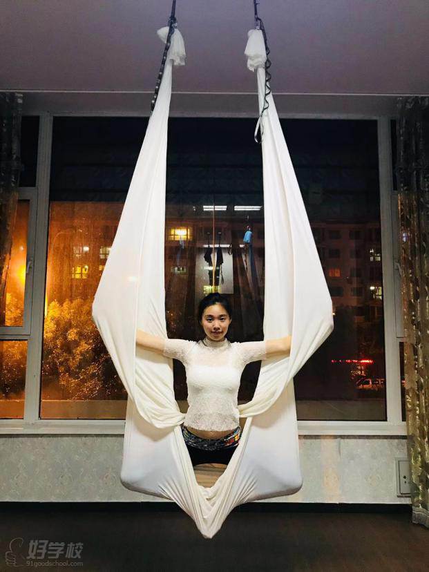 北京尚蒂瑜伽教练培训学校  璇儿老师