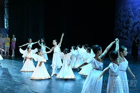 广州爱丽芭蕾舞蹈艺术培训中心  排练风采