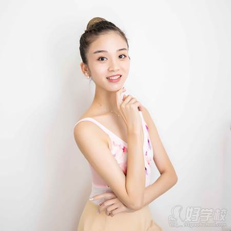 广州爱丽芭蕾舞蹈艺术培训中心 黄平老师