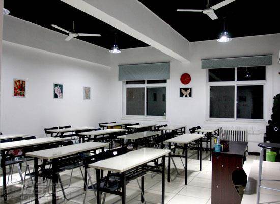杭州图雅化妆美甲纹绣学校  教室环境