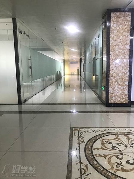 广州初芯花艺设计培训中心  走廊