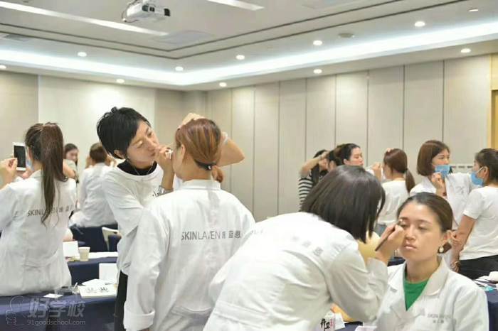深圳谦和国际美容学院  实际操作练习过程