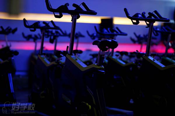 武汉铁克健身学院 健身器械健身车