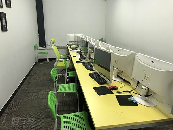 深圳海豹游戏技术培训学校 教室环境