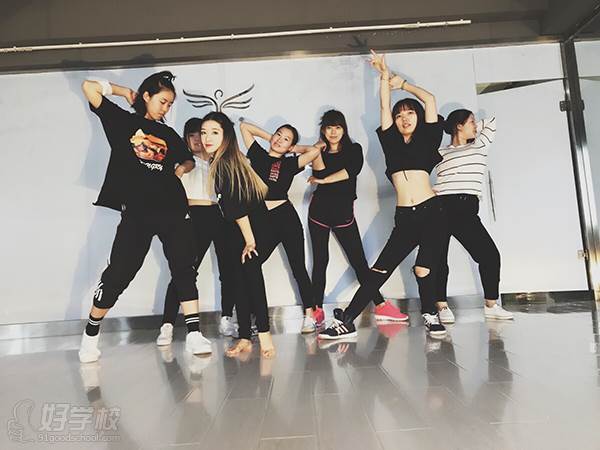 西安HL舞蹈培训中心 舞蹈训练