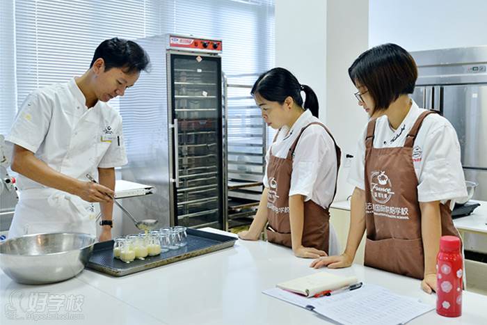 深圳法兰希国际蛋糕烘焙学校  教学现场